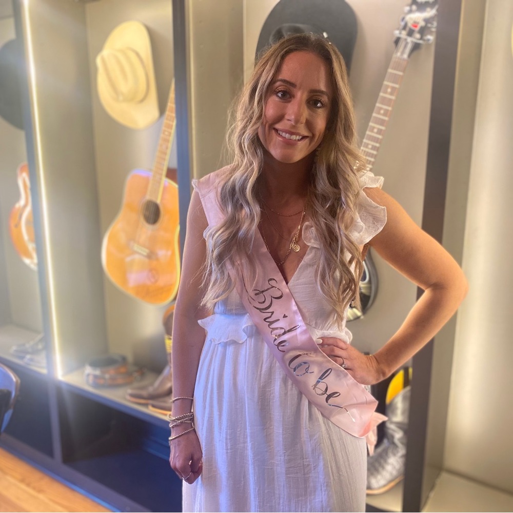 “Bride to be” sash